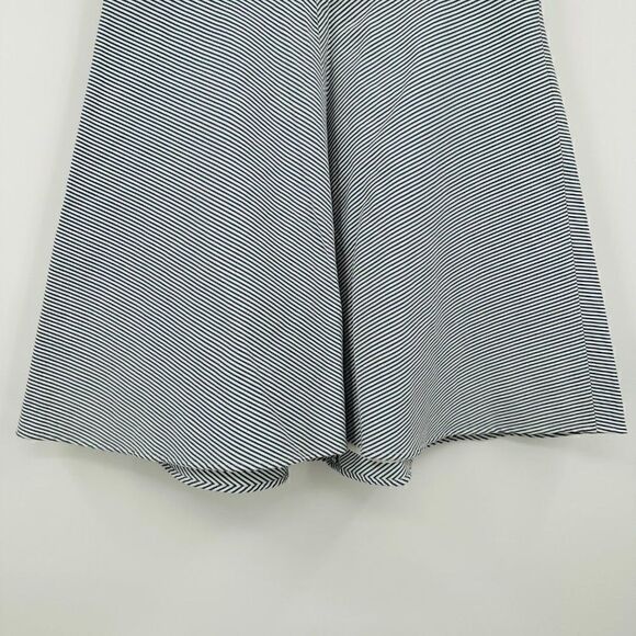 Ann Taylor Size 0P White & Gray Stiped A-Line Side Zip Mini Skirt - Picture 3 of 8
